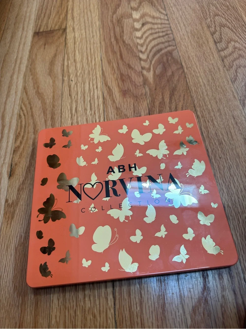 Norvina Orange Eyeshadow Palette - Vibrant Orange Shades